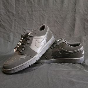Air Jordan 1 Low Black Shoes